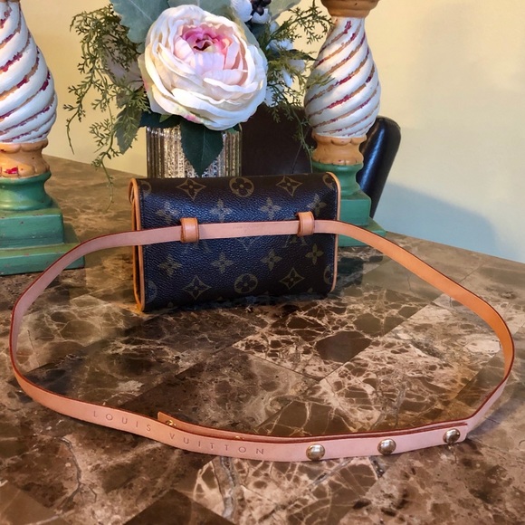 AUTH Louis Vuitton Florentine Belt Bag EXCELLENT🌺 - Picture 7 of 8